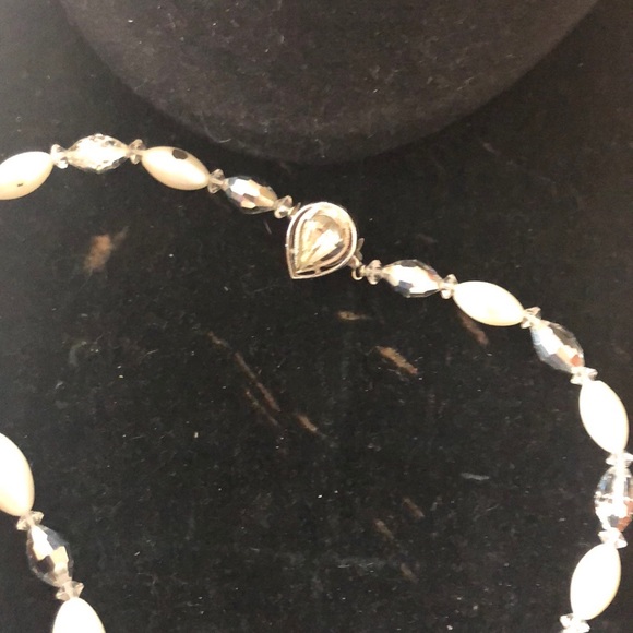 1960’s Necklace - Picture 5 of 8